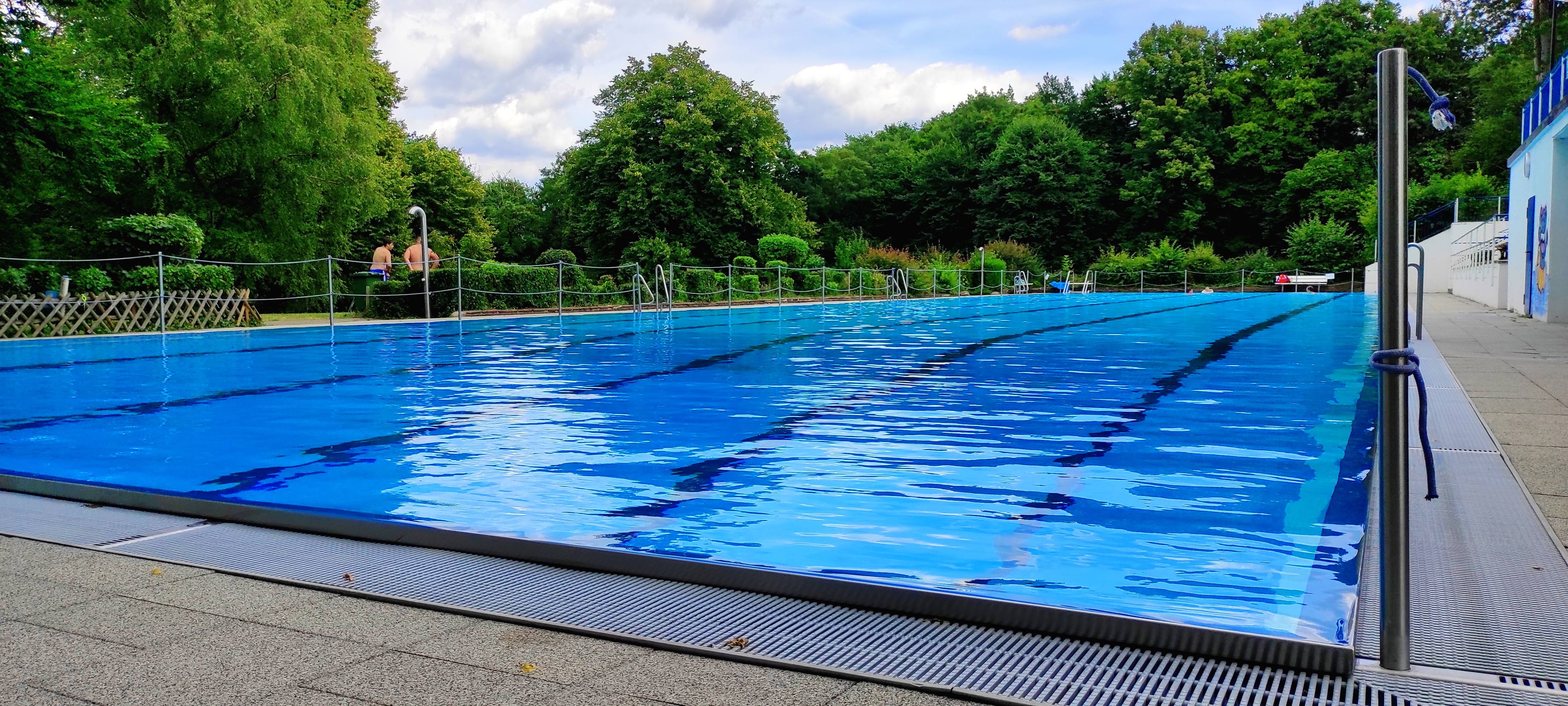 Schwimmerbecken im Freibad Welper