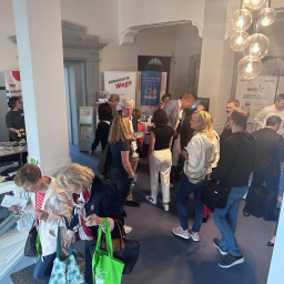 Besucherinnen und Besucher