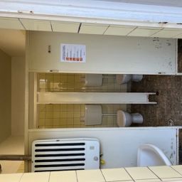 Alte WC-Anlage Damen