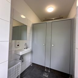 Die WC-Anlage am friedhof Welper im neuen Zustand.