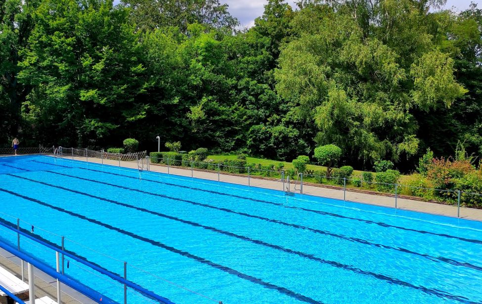 Schwimmerbecken im Hattinger Freibad 