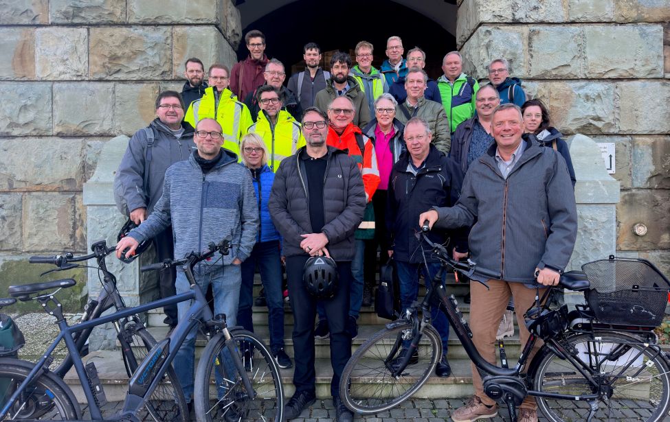 Foto der Auswahlkommission und der Stadtverwaltung