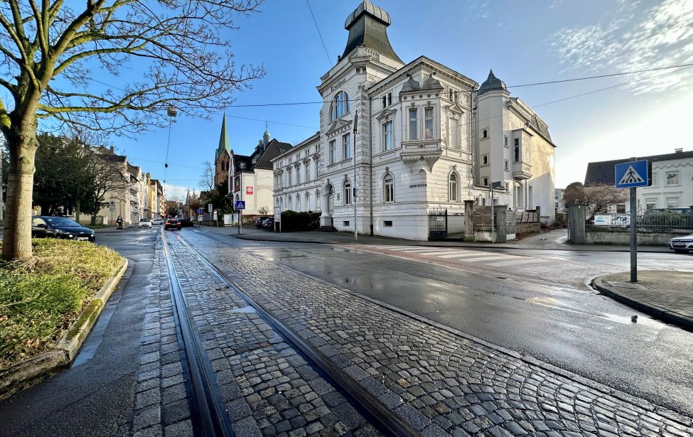 Fotografie des Kreishauses an der Kreuzung Bahnhofstraße / Wülfingstraße