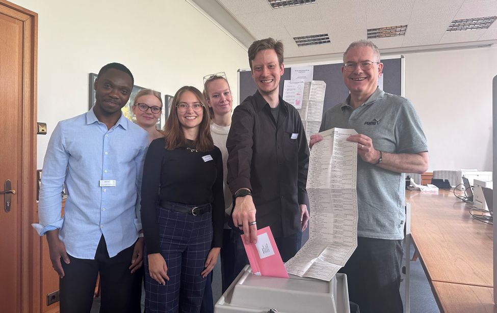 Team des Briefwahlbüors von der Bundestagswahl 2025