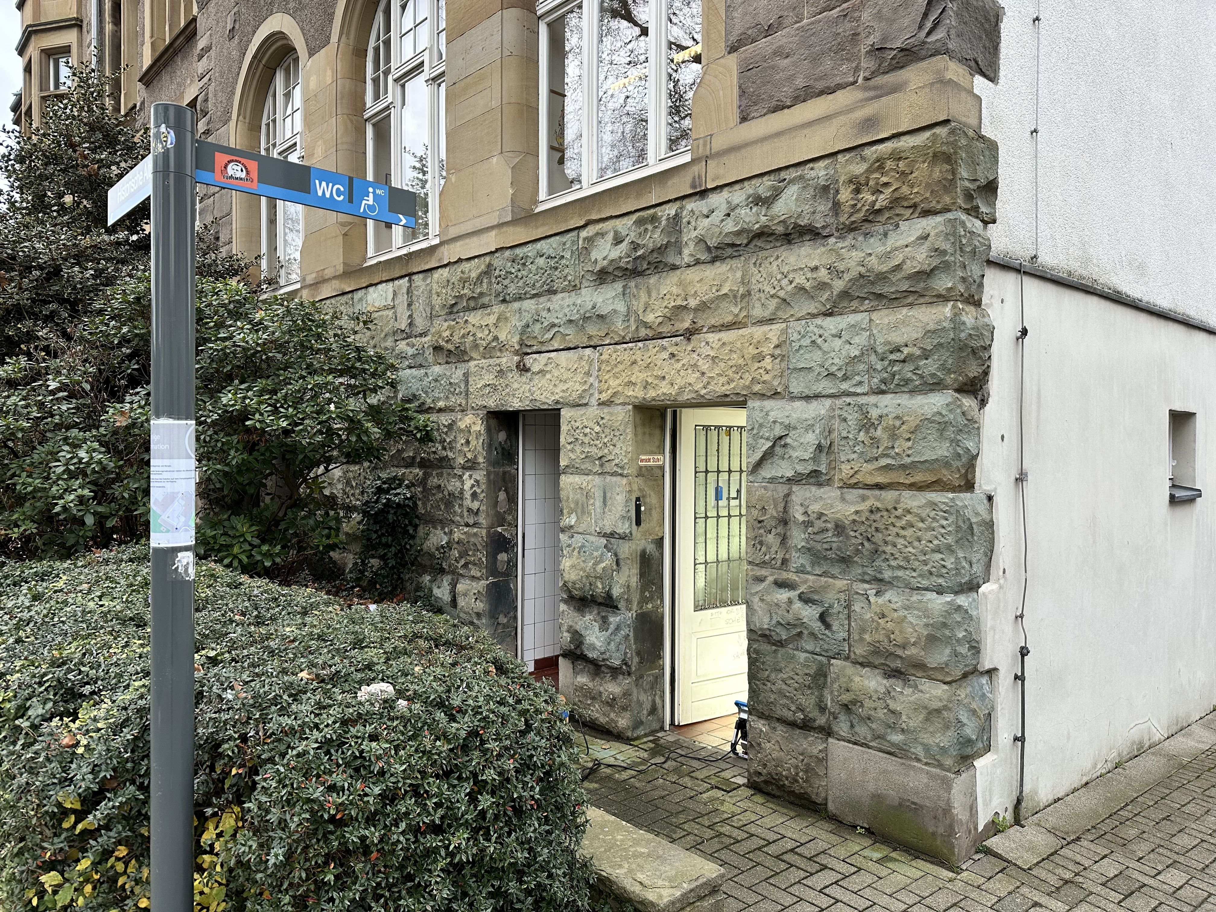 Die öffentliche Toilettenanlage am Rathaus