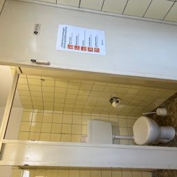 Alte WC-Anlage Damen