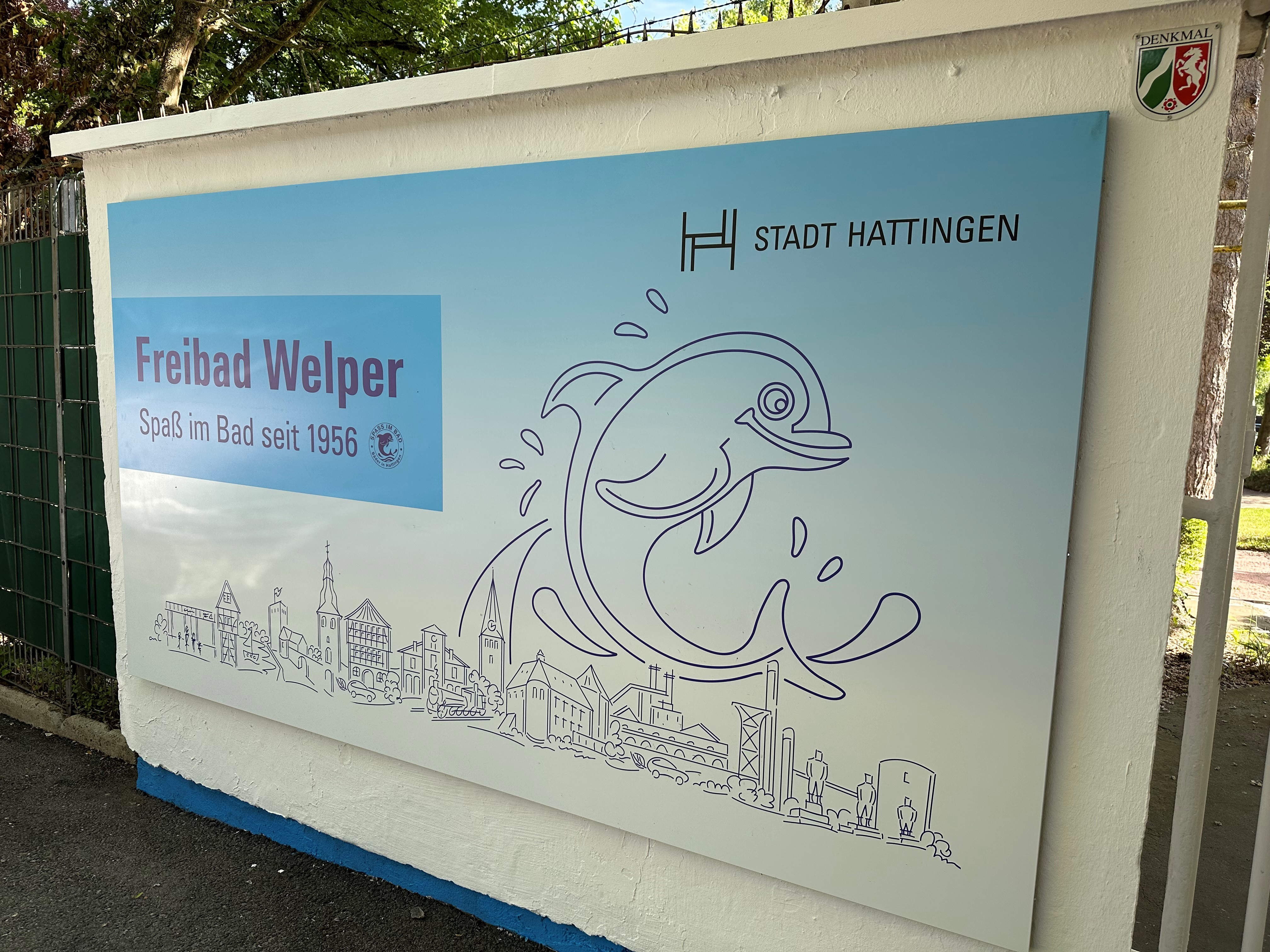 Denkmalplakette im Eingangsbereich 