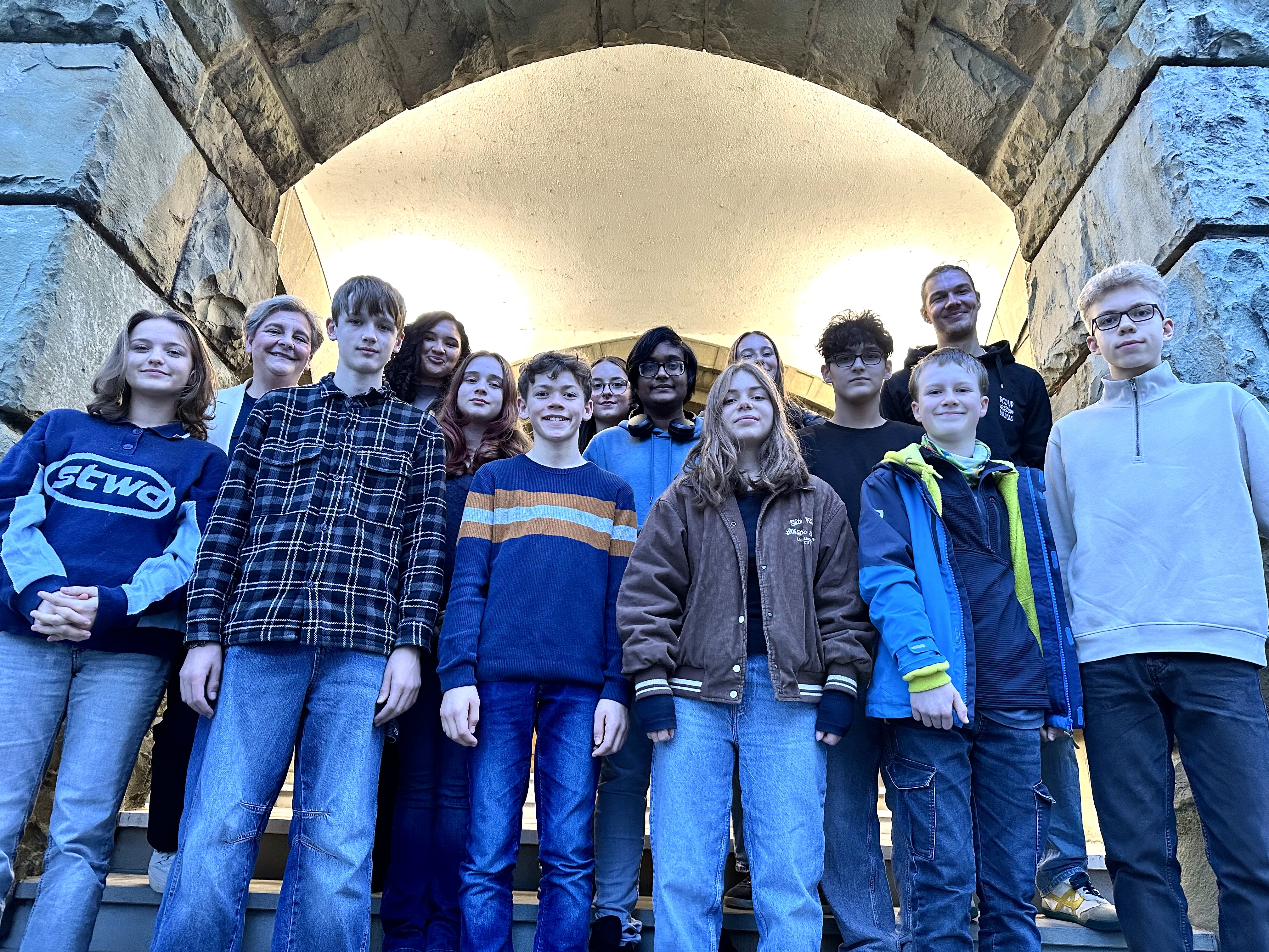 Das 13. Jugendparlament vor dem Hattinger Rathaus