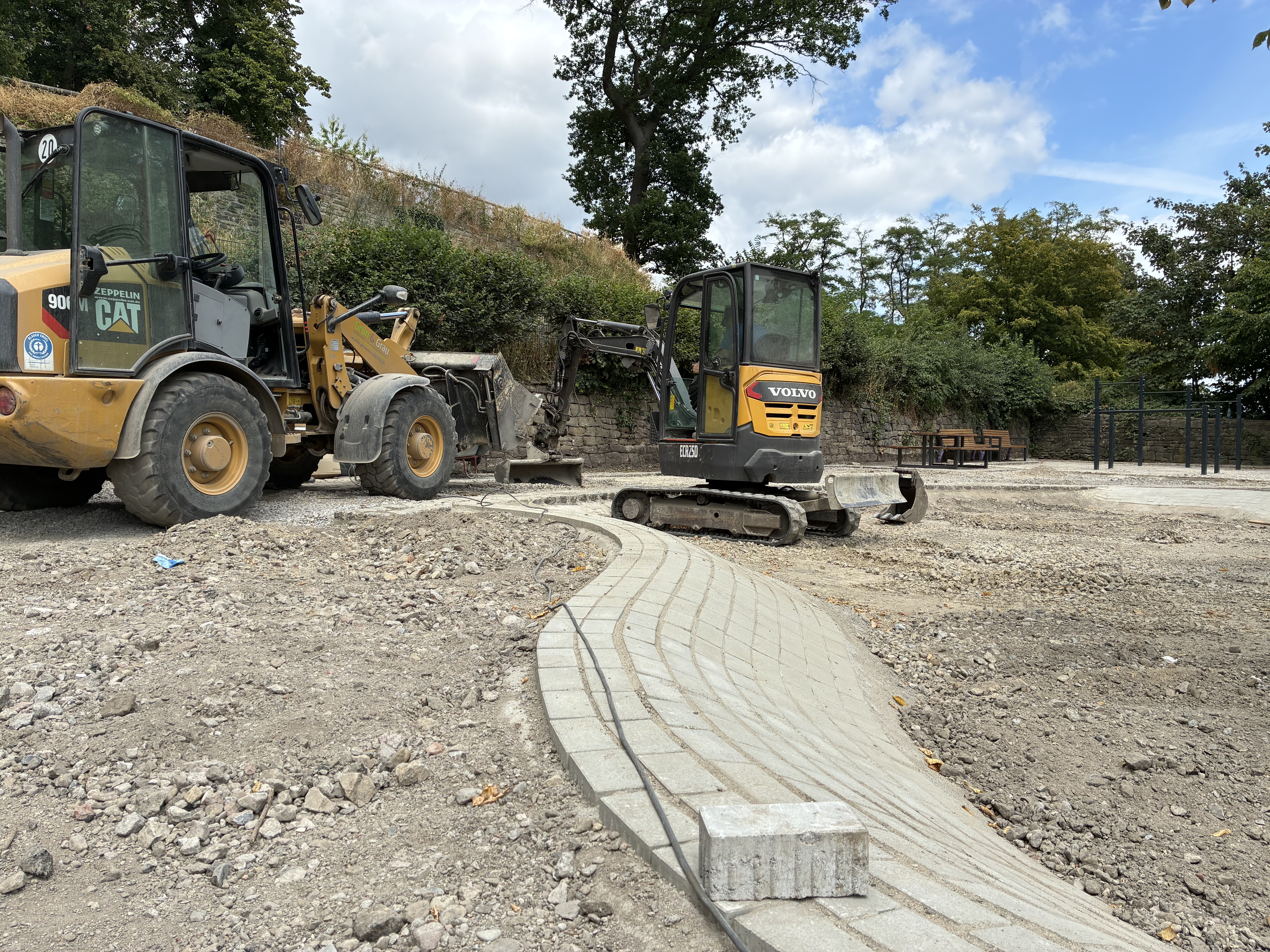 Aktuelle Arbeiten am Spielplatz im Gethmannschen Garten 
