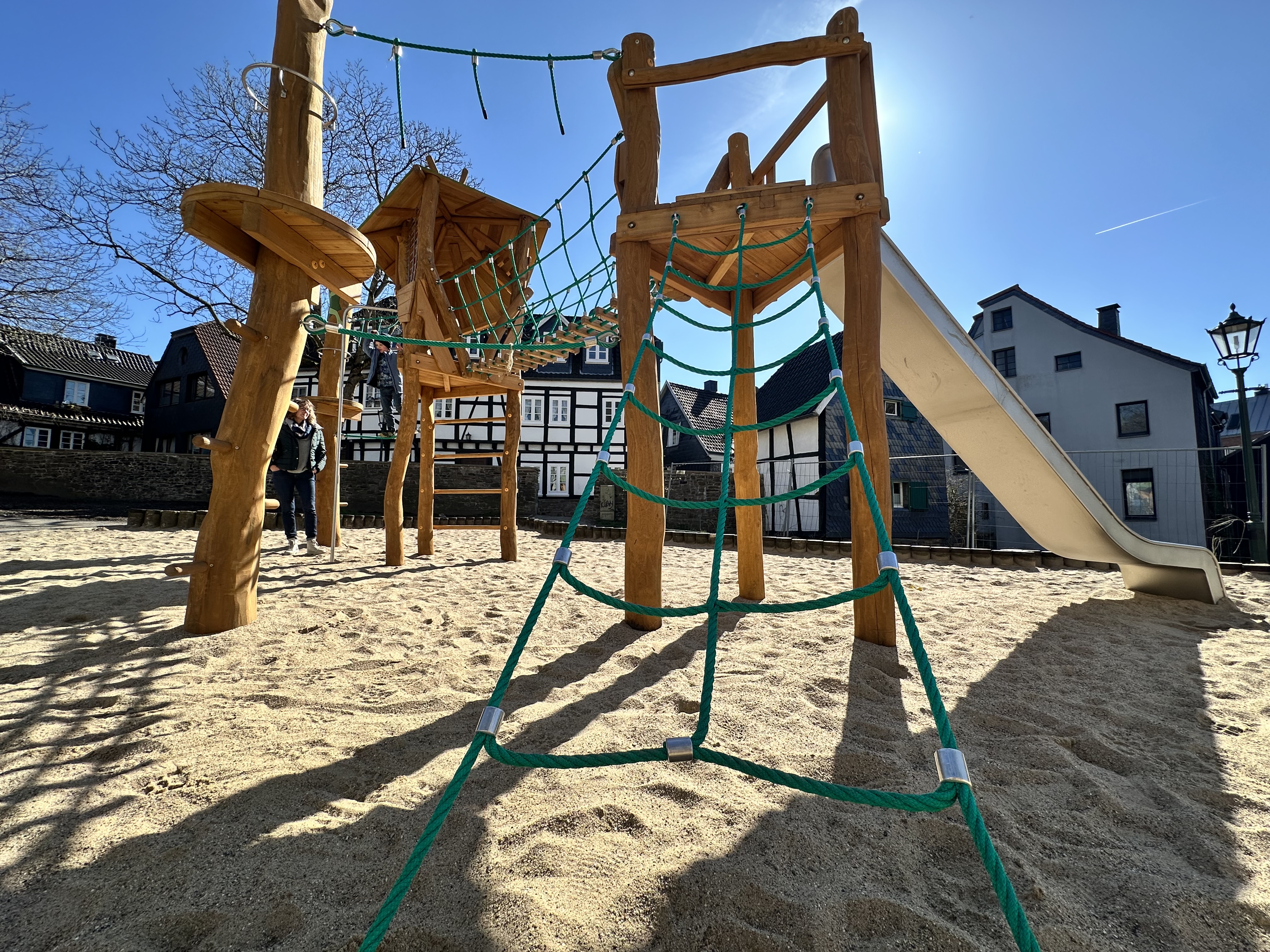 Neues Spielgerät in der Zollhausgasse 