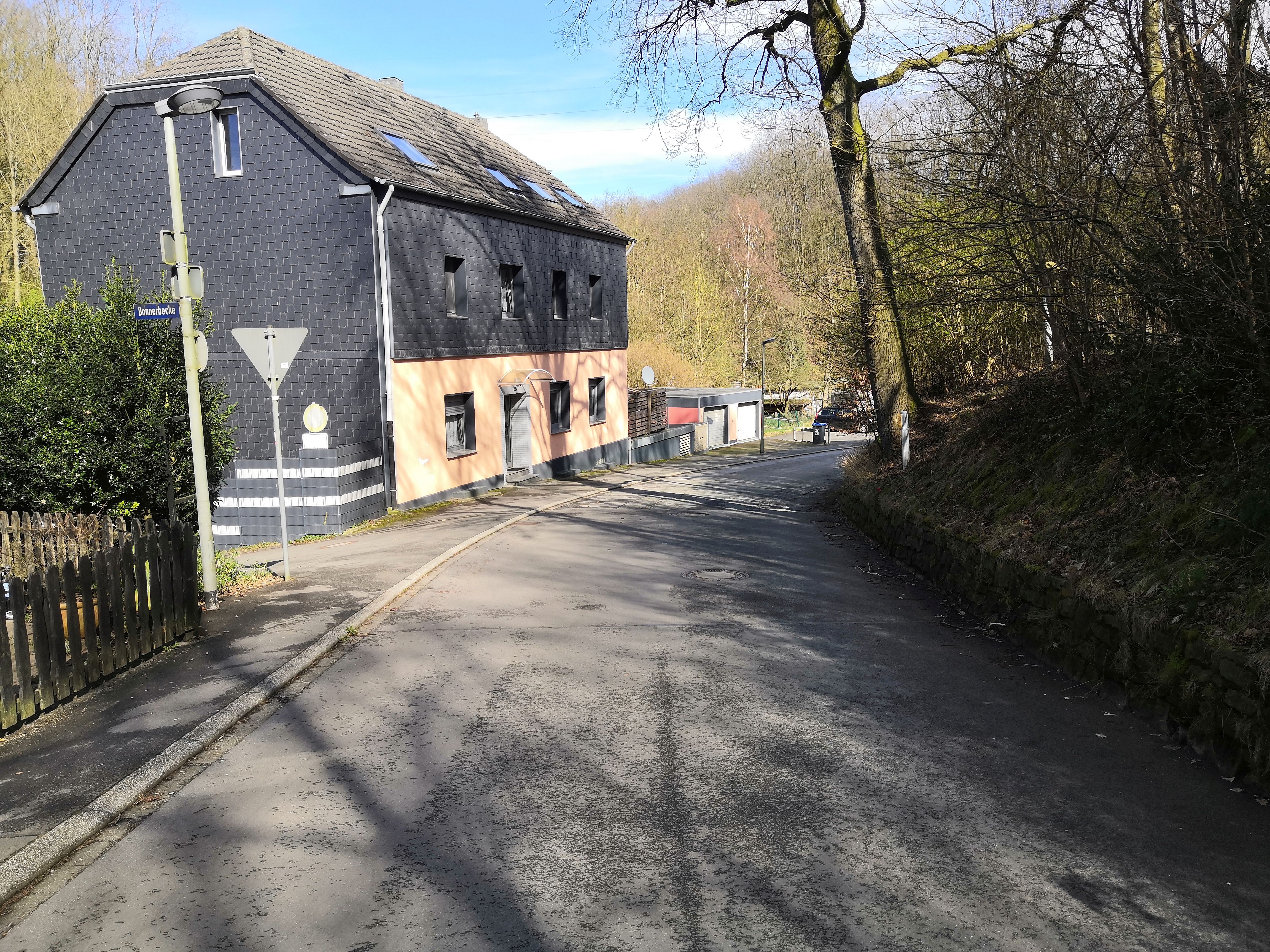 Blick auf die Rauendahlstraße aus Richtung der Donnerbecke.