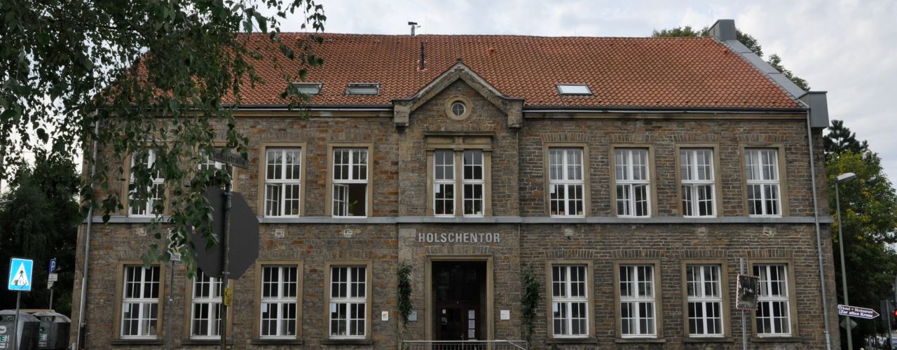 Foto von der Fassade des Holschentors, Zentrum für bürgerschaftliches Engagement in Hattingen